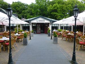 Tea stop at the Parkhotel, Hierden